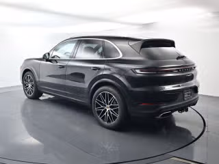 2025 Porsche Cayenne Base - Photo 17