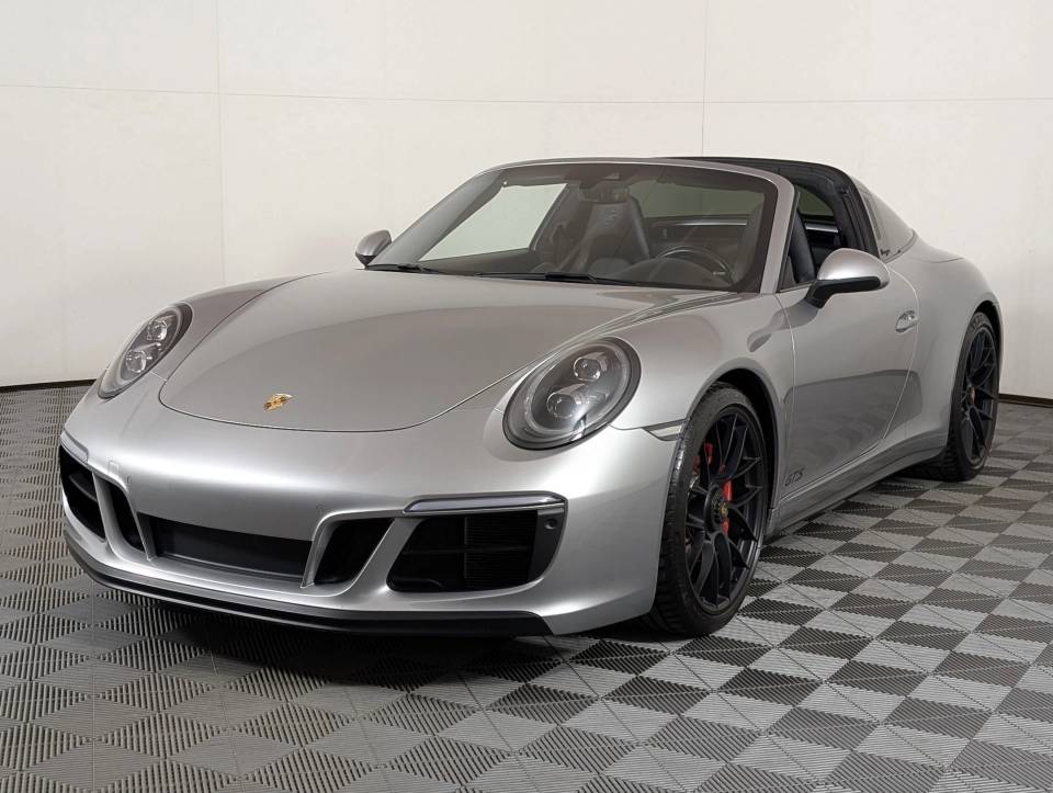 2019 Porsche 911 GTS