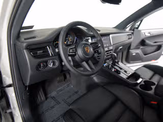2026 Porsche Macan GTS - Photo 25