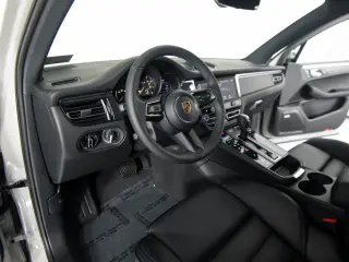 2026 Porsche Macan GTS - Photo 29