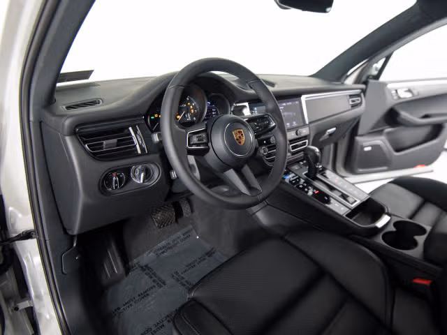 2026 Porsche Macan GTS - Photo 26