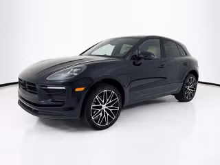 2025 Porsche Macan's photo