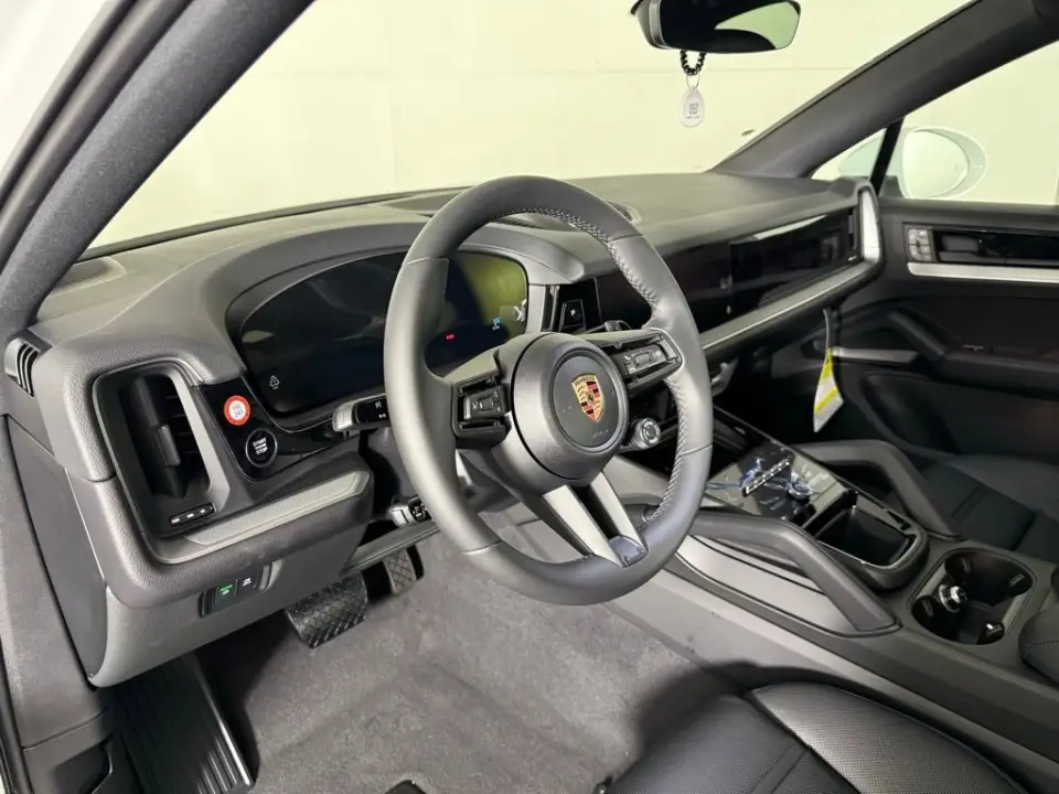 2025 Porsche Cayenne Coup Base - Photo 31