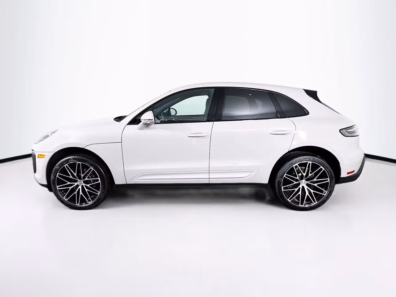 2026 Porsche Macan Base - Photo 12