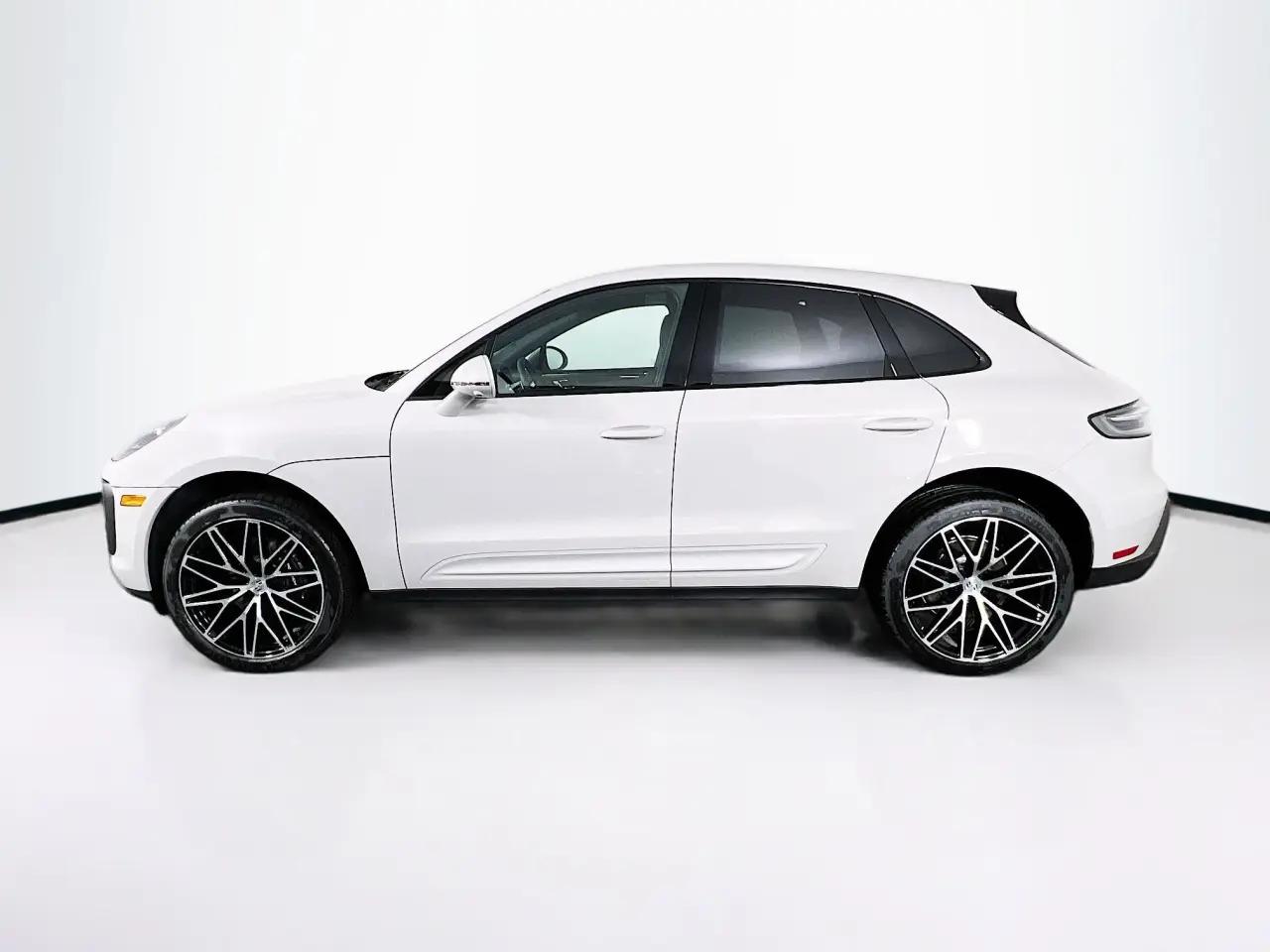 2026 Porsche Macan Base - Photo 16