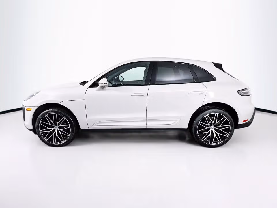 2026 Porsche Macan Base - Photo 11
