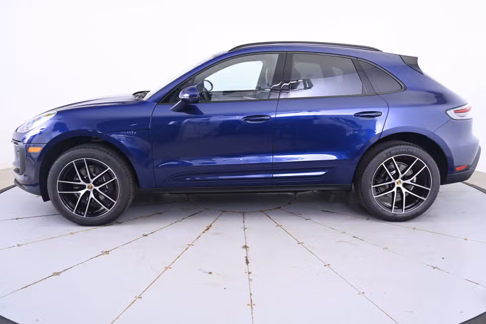 2026 Porsche Macan Base - Photo 11