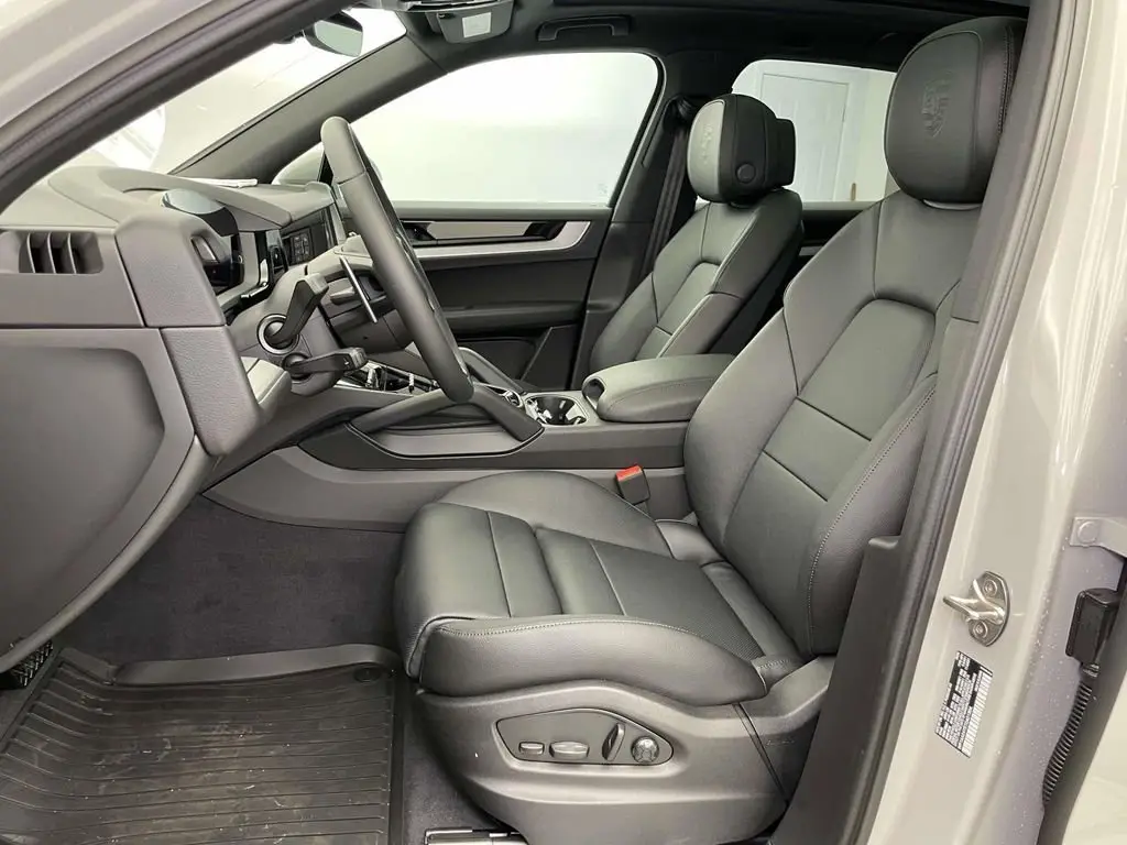 2026 Porsche Cayenne Base - Photo 40