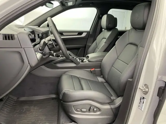 2026 Porsche Cayenne Base - Photo 38
