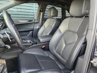 2025 Porsche Macan Base - Photo 37