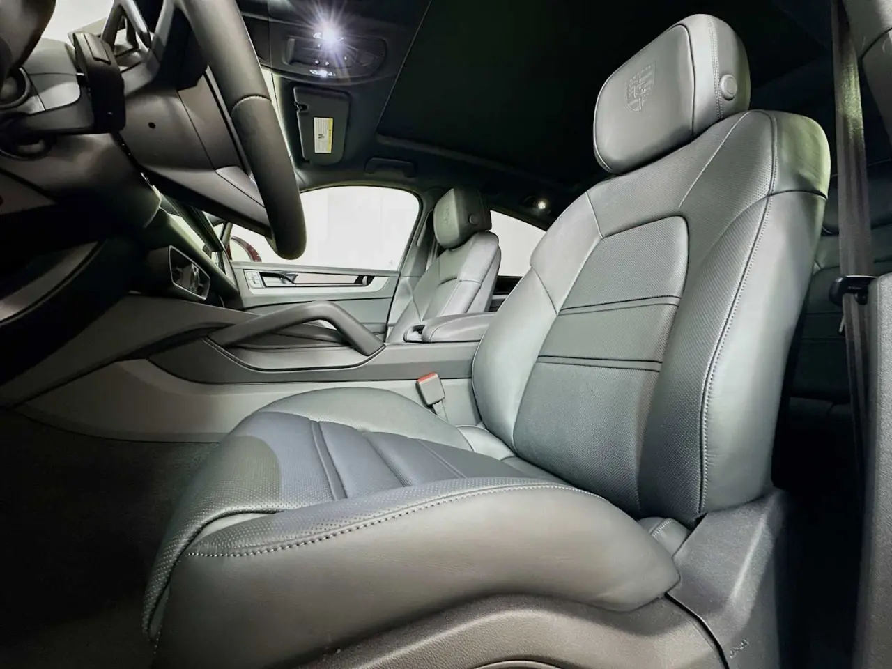 2026 Porsche Cayenne Coup E-Hybrid - Photo 40