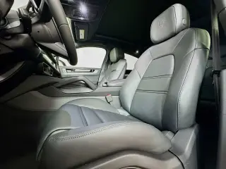 2026 Porsche Cayenne Coup E-Hybrid - Photo 37