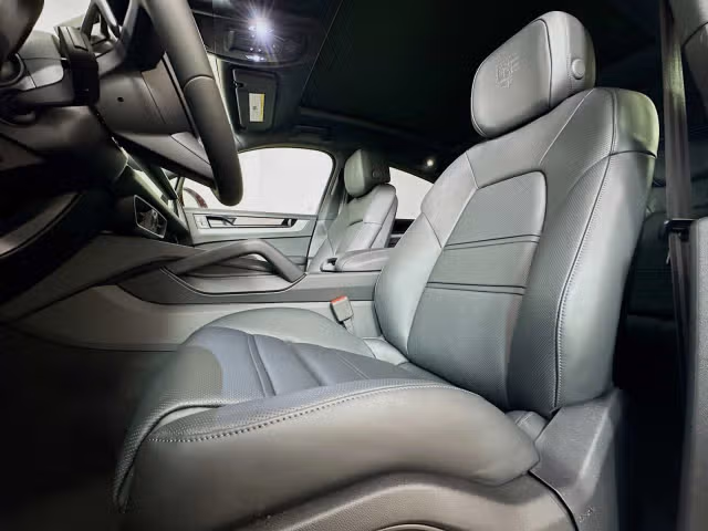 2026 Porsche Cayenne Coup E-Hybrid - Photo 34