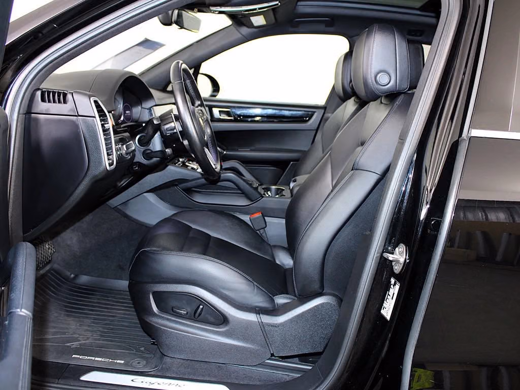 2023 Porsche Cayenne Base - Photo 36
