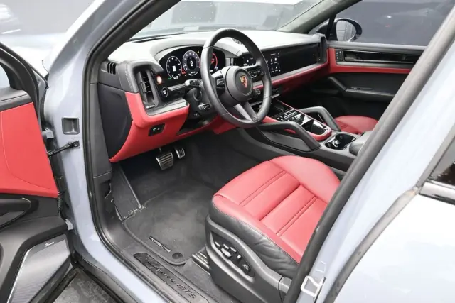 2025 Porsche Cayenne Coup GTS - Photo 30