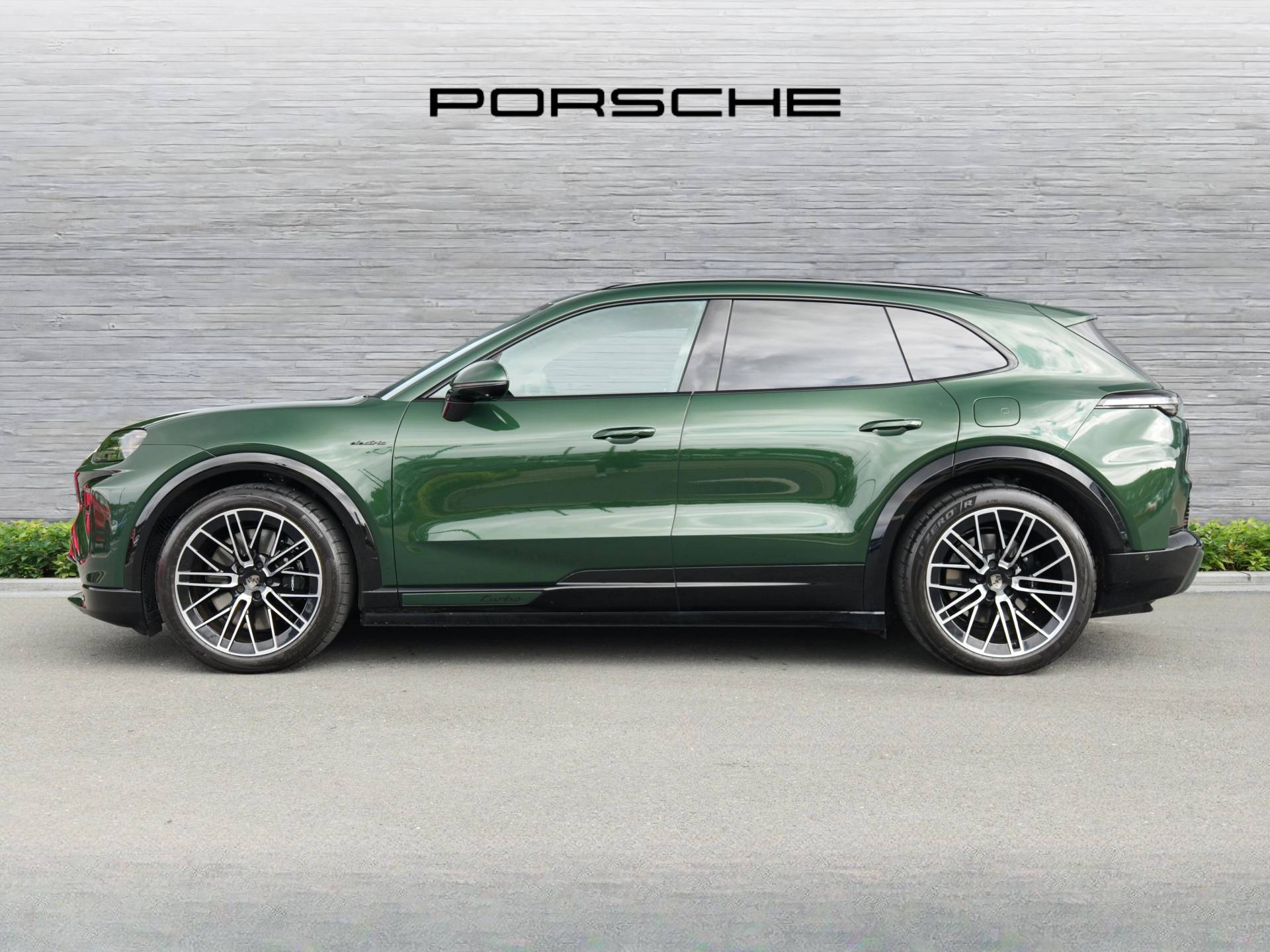 Cayenne Turbo Electric, photo 2 of 49