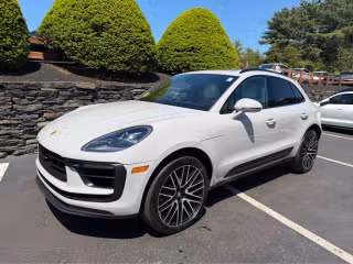 2023 Porsche Macan S's photo