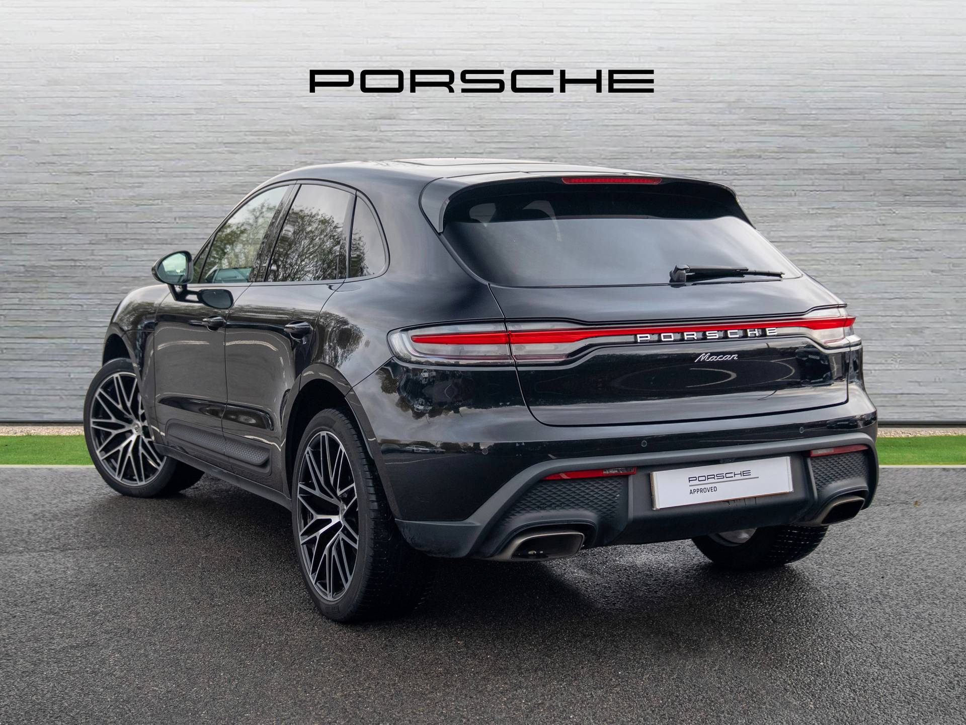Macan, photo 2 of 39