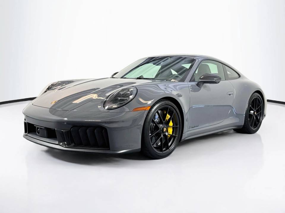 2025 Porsche 911 GTS