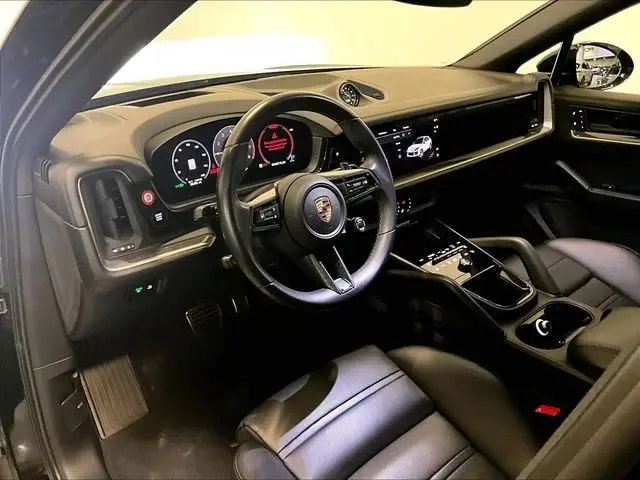 2025 Porsche Cayenne Coupe S E-Hybrid - Photo 32