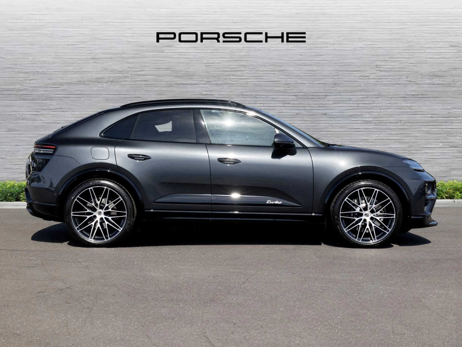 Macan Turbo, photo 2 of 91
