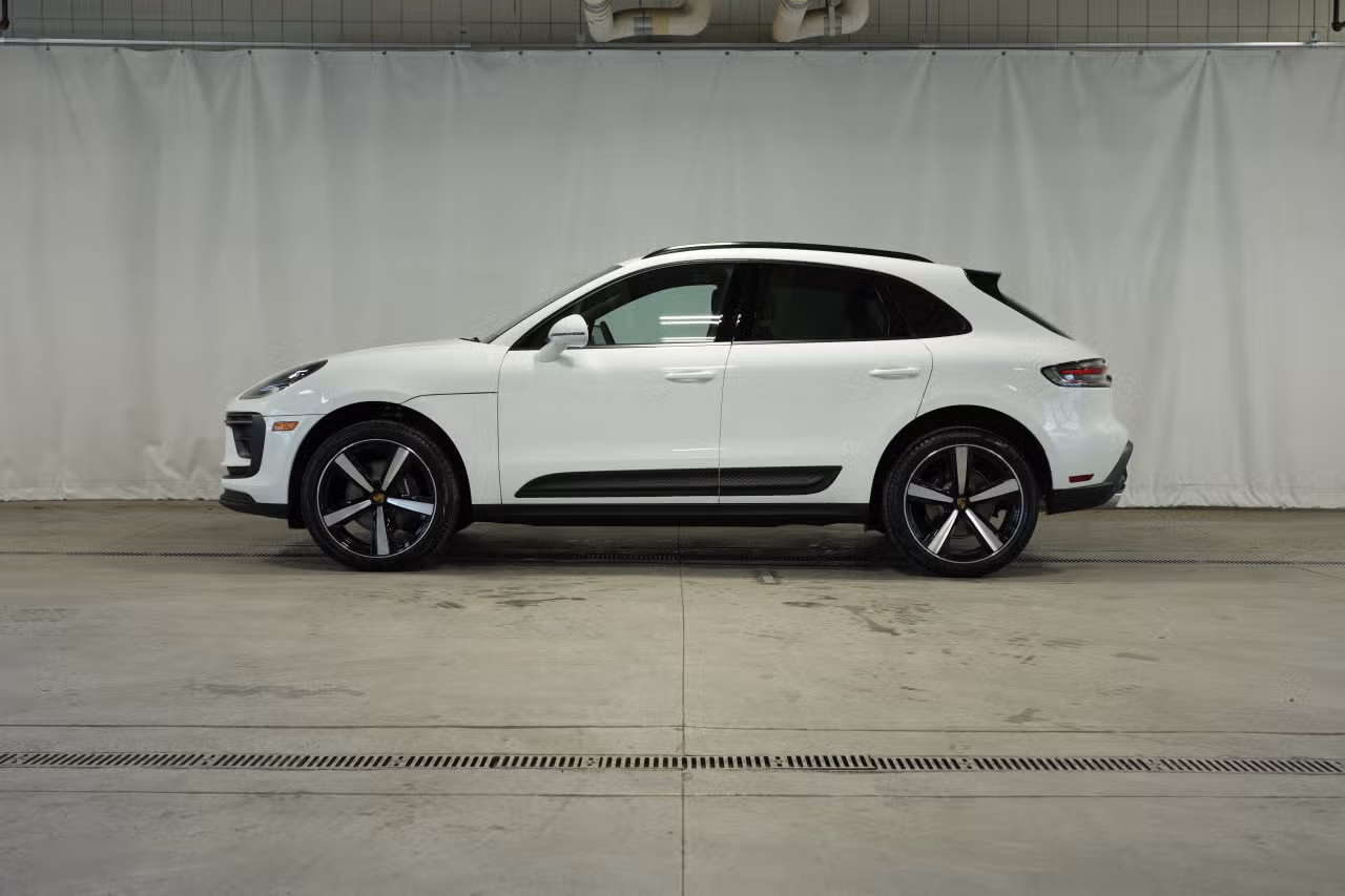 2026 Porsche Macan Base - Photo 12