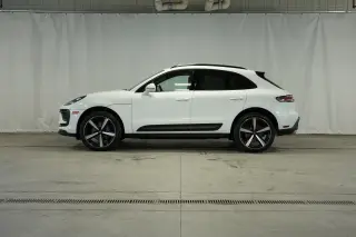 2026 Porsche Macan Base - Photo 13