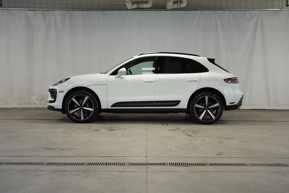 2026 Porsche Macan Base - Photo 11