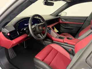 2026 Porsche Taycan GTS - Photo 29