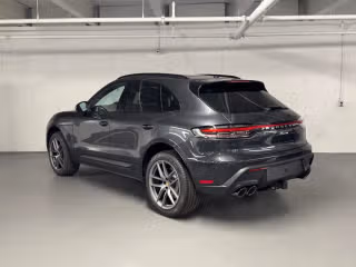 2026 Porsche Macan T - Photo 17