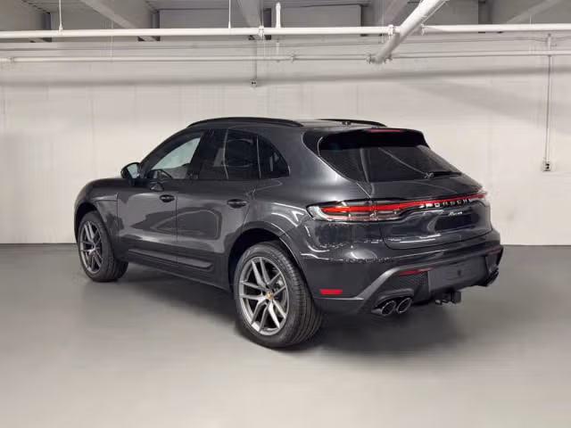 2026 Porsche Macan T - Photo 18