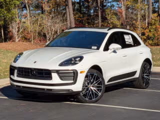2026 Porsche Macan's photo