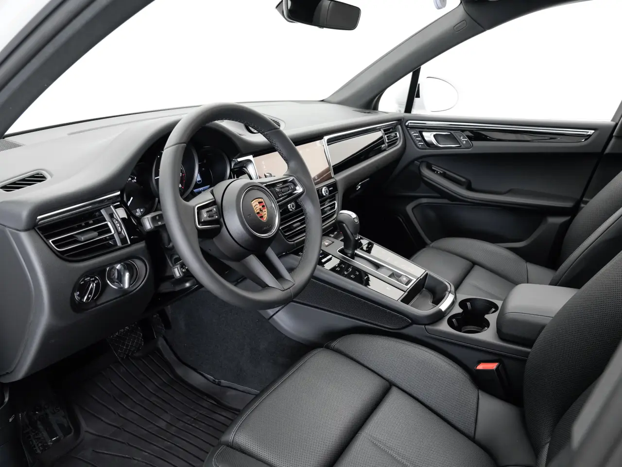 2025 Porsche Macan - Photo 32