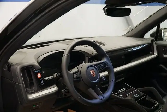 2026 Porsche Cayenne S - Photo 32