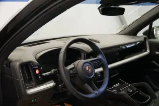 2026 Porsche Cayenne S - Photo 29