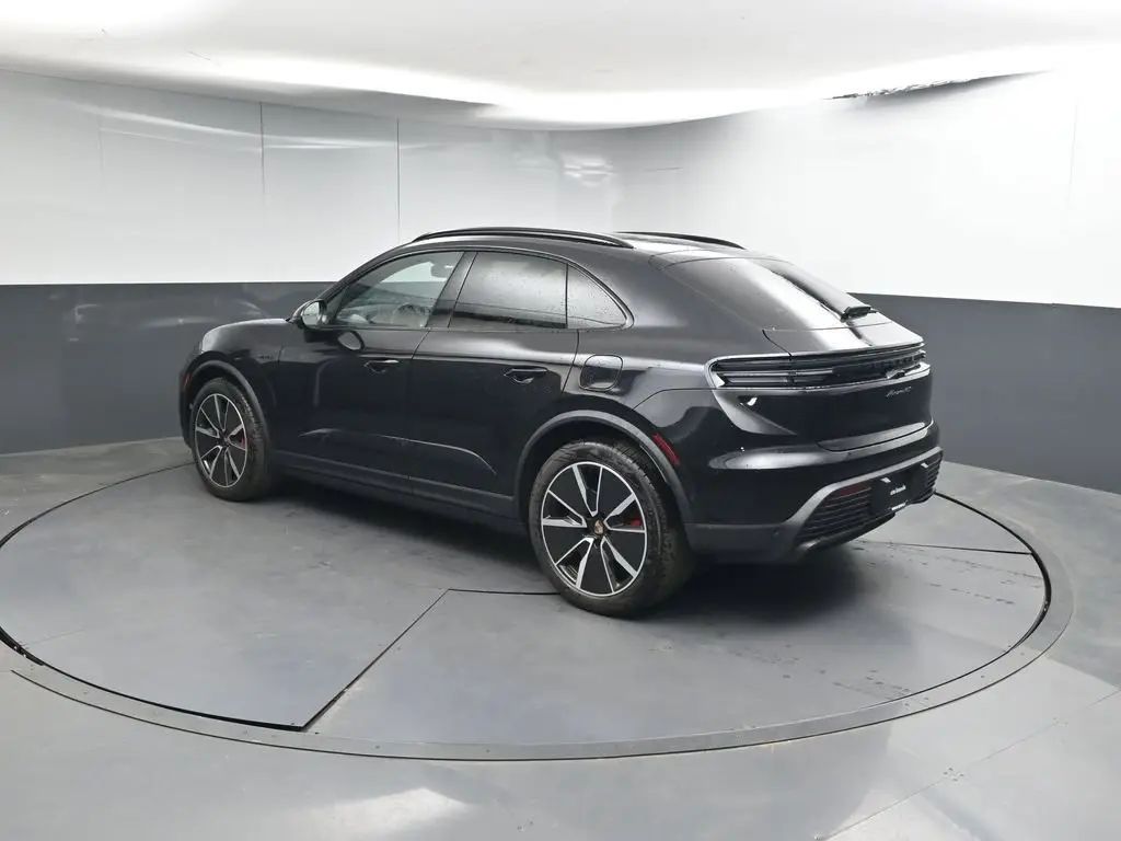 2025 Porsche Macan S - Photo 24