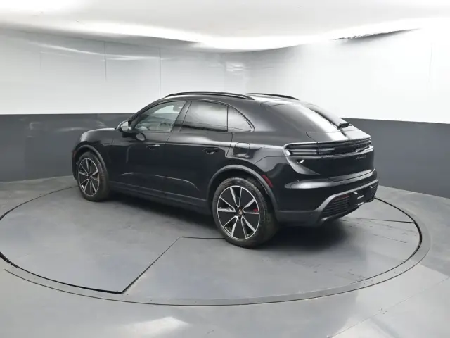 2025 Porsche Macan S - Photo 22