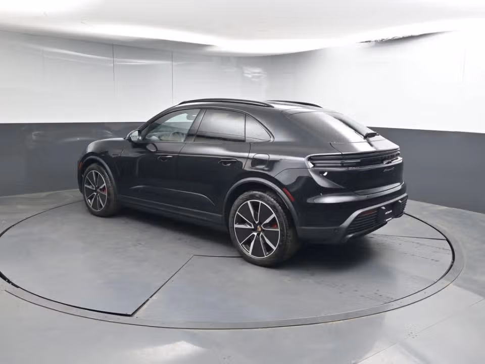 2025 Porsche Macan S - Photo 19