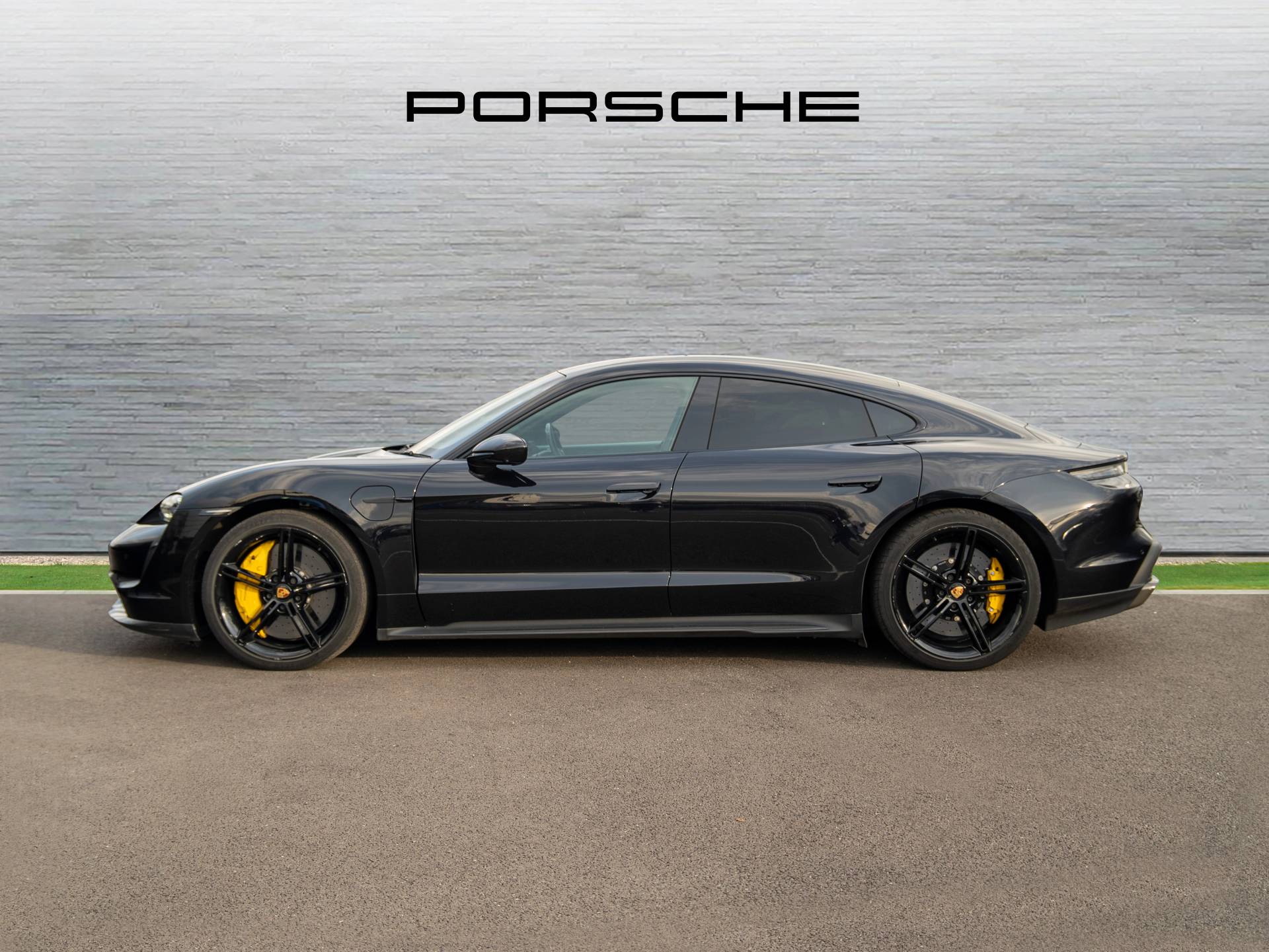 Taycan Turbo S, photo 2 of 49