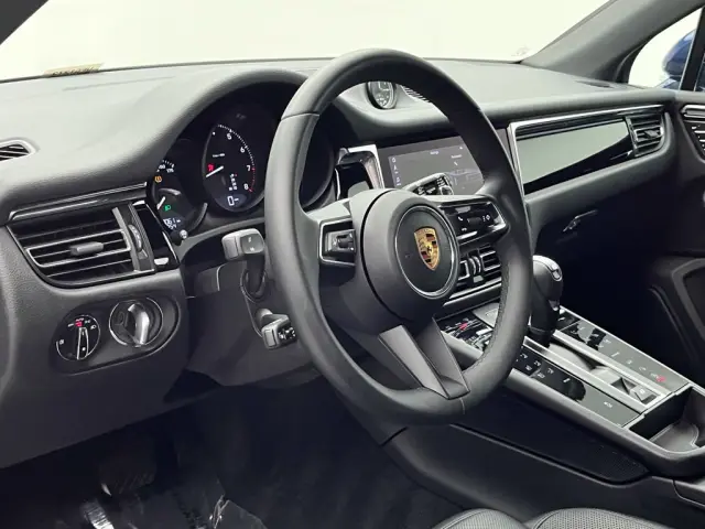 2025 Porsche Macan Base - Photo 30