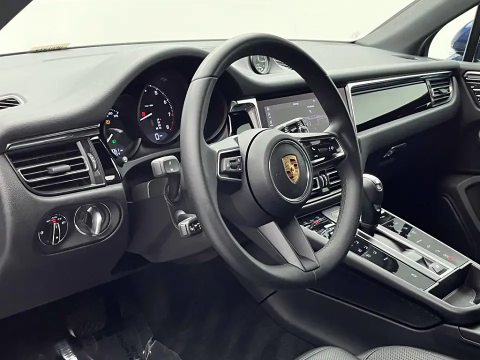 2025 Porsche Macan Base - Photo 31