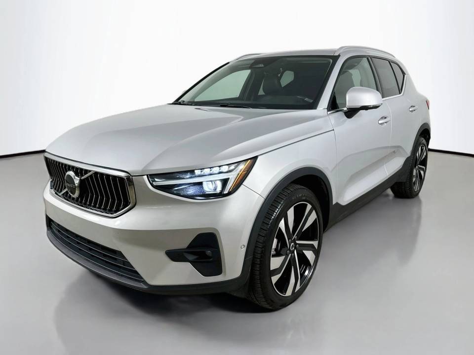 2023 Volvo XC40
