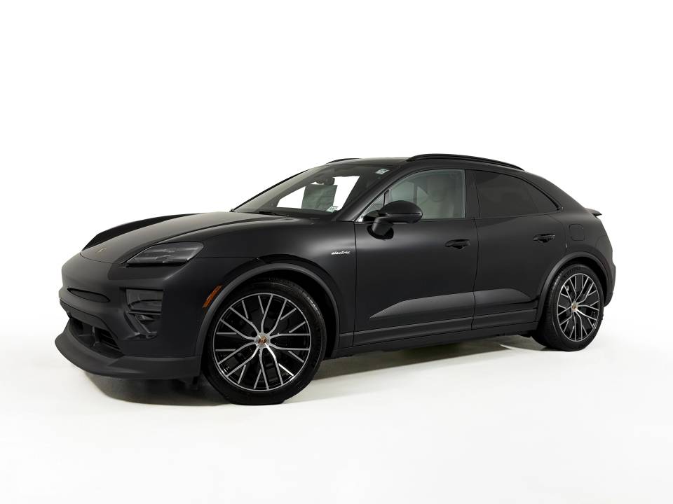 2025 Porsche Macan Base