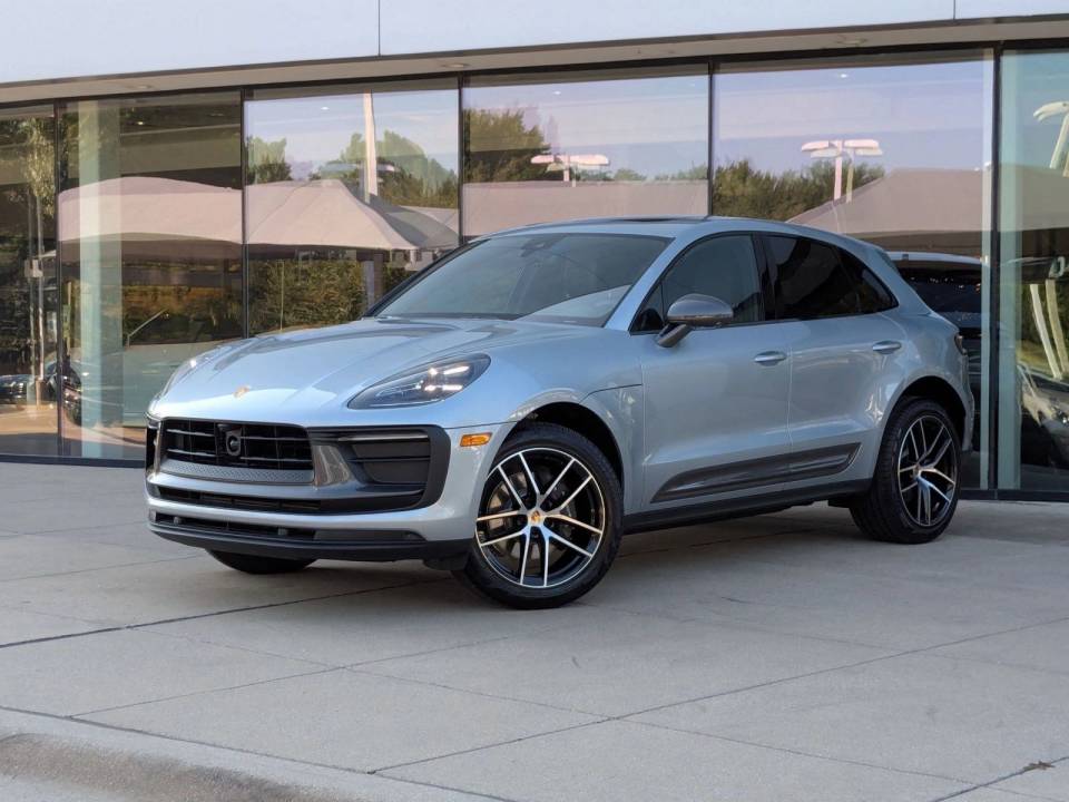 2025 Porsche Macan T