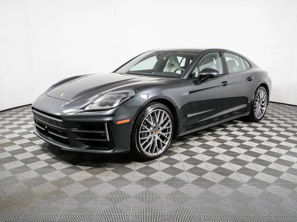 2025 Porsche Panamera Base