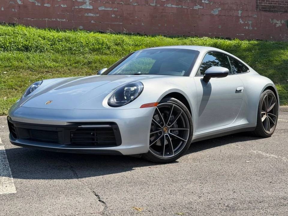 2021 Porsche 911 Carrera
