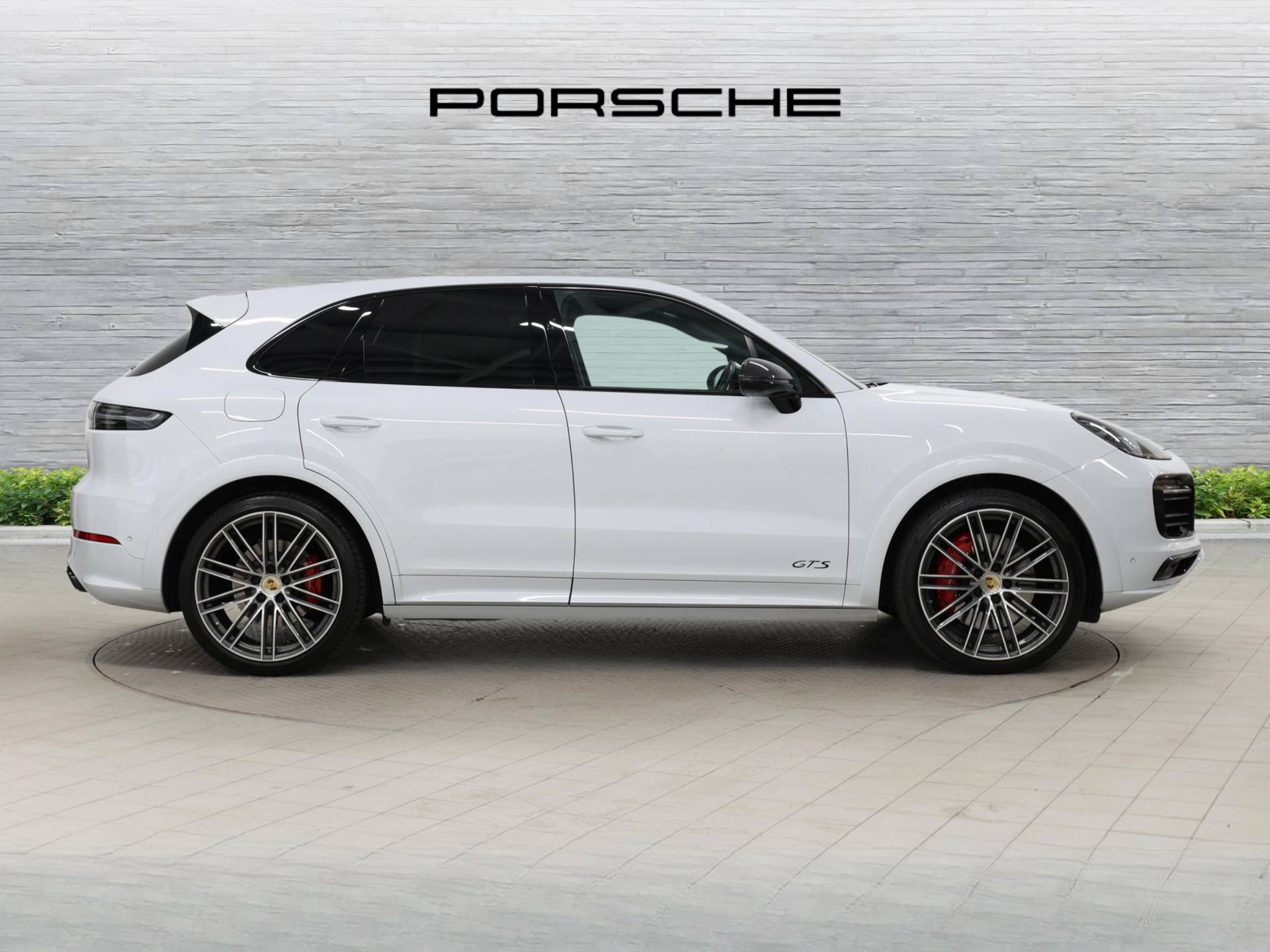 Cayenne GTS, photo 2 of 46