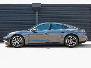2025 Porsche Taycan Base - Photo 13