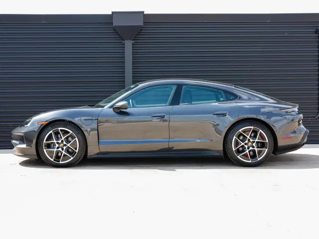 2025 Porsche Taycan Base - Photo 14