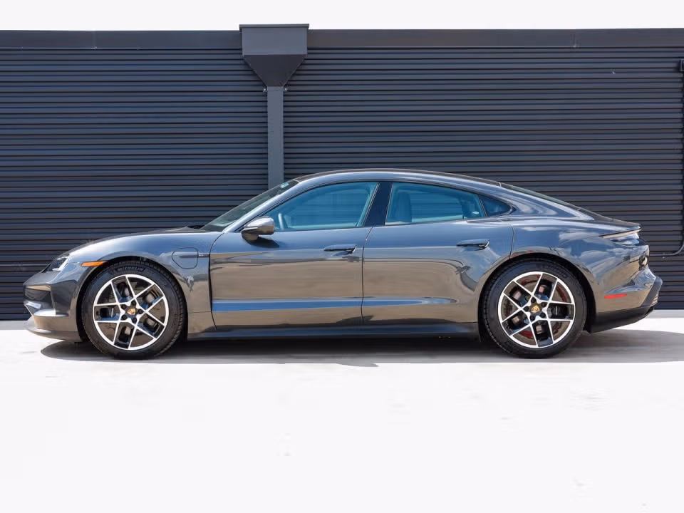 2025 Porsche Taycan Base - Photo 11